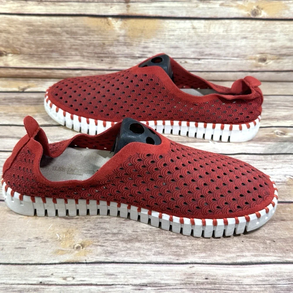 Ilse Jacobsen Womens Red Tulip Slip On Sneakers Perforated Shoes 39/8.5